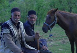 اینجا «کرونا» را دروغ رسانه‌ها می‌دانند!/مصائب تأخیر در کوچ عشایر